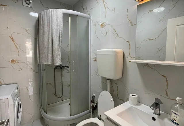 Möblierte 1-Zimmer-Wohnung mit 49 m² + 5 m² Terrasse nahe der Altstadt von Budva — photo 5