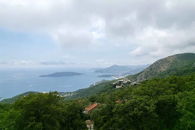 Grundstück 2414 m² – Kuljače, Budva | UTU für 4 touristische Gebäude — photo 4