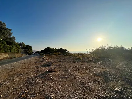 Grundstück mit Meerblick in Pechurice