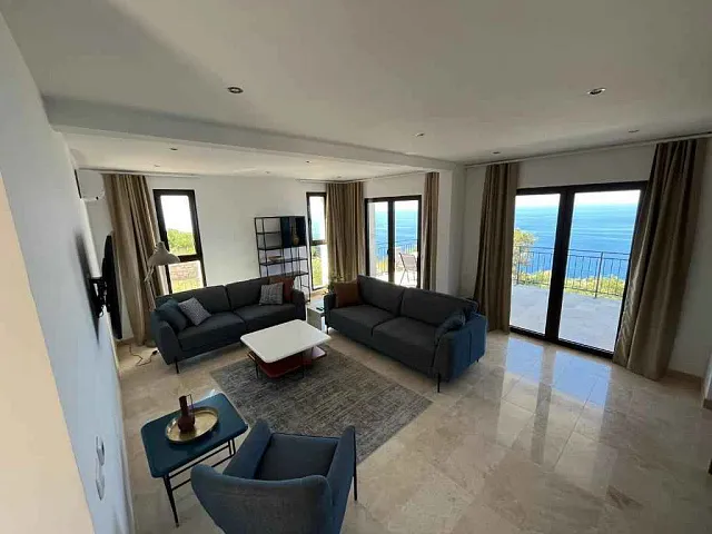 Neu gebaute Villa mit atemberaubendem Panoramablick auf die Riviera von Budva — photo 10