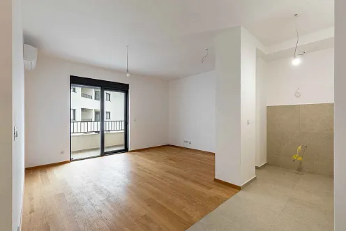 Einzimmerwohnung in Becici mit Meerblick