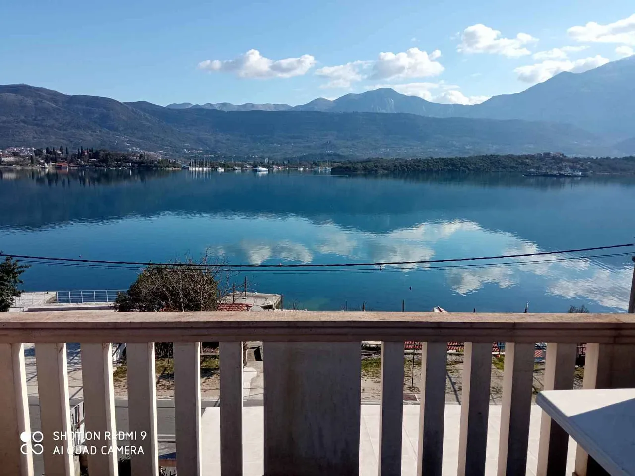 Apartment-Villa mit Privatstrand