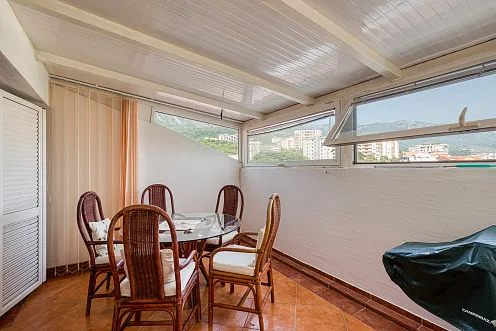 Einzimmerwohnung in Bečići, 64m²