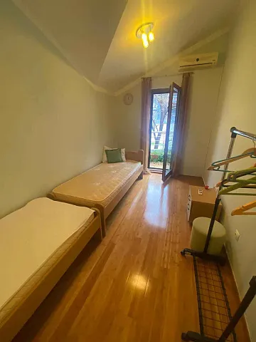 # 6832 Drei-Schlafzimmer-Apartment im Komplex Roman Gardens, 100 m vom Meer entfernt, mit Garagenstellplatz im Preis inbegriffen — photo 8