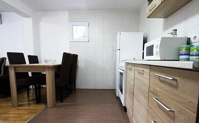 Haus mit Meerblick in Bjelisi. — photo 10