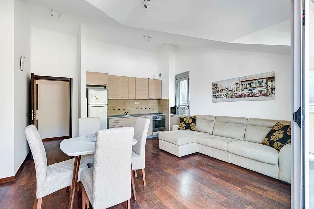 Zwei-Zimmer-Wohnung in Dobrota, Kotor — 61 m² — photo 9