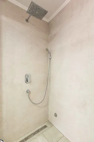 Zweizimmerwohnung in Pržno, 87m² — photo 30