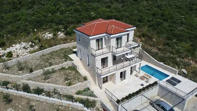 Neu gebaute Villa mit atemberaubendem Panoramablick auf die Riviera von Budva — photo 4