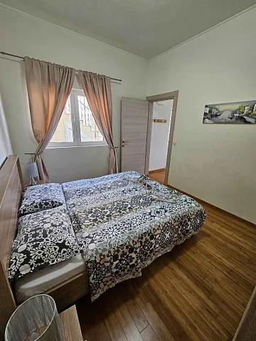 Geräumiges Apartment mit 1 Schlafzimmer in Prcanj