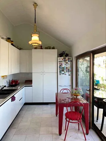 Haus in der Altstadt von Herceg Novi — photo 13