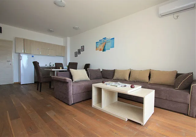 Wohnung in Rafailovici — photo 8