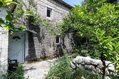 Zu verkaufen – Charmantes Steinhaus in Kotor, Wunderschöner mediterraner Stil