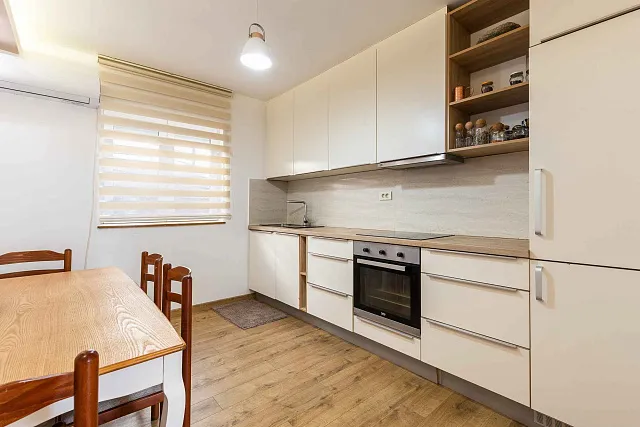 Zweizimmerwohnung in Pržno, 87m² — photo 15