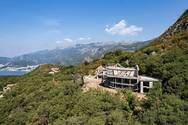 7.715 m² Grundstück mit Gebäuden und Rohbau nahe Sveti Stefan — photo 41
