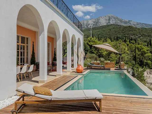 Villa mit Pool und Panoramablick auf das Meer — 354 m² — photo 32