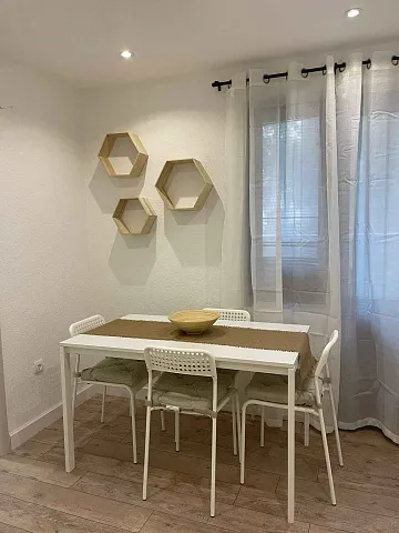 Wohnung 100m2 in Herceg Novi, nur 230 m von der Küste entfernt