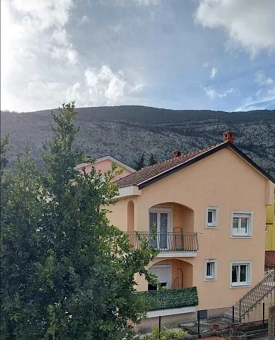 stanovi sutorina