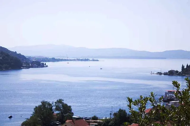 465m2 Land in Kamenari