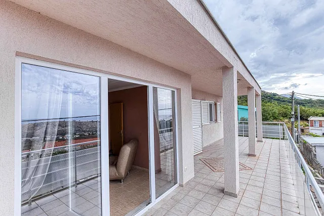 Ein Haus in Sutomore mit Panoramablick auf das Meer 142 m2 — photo 20