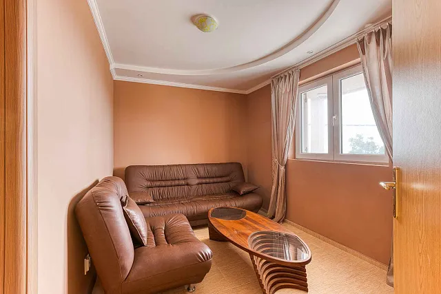 Ein Haus in Sutomore mit Panoramablick auf das Meer 142 m2 — photo 12