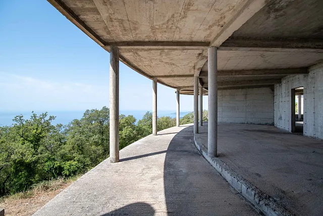 7.715 m² Grundstück mit Gebäuden und Rohbau nahe Sveti Stefan — photo 8