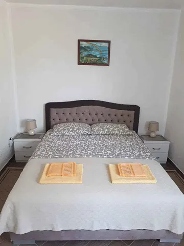 Haus mit drei Wohnungen in Zagrađe, Sutomore — 450 m² — photo 6