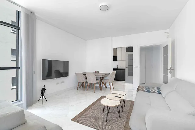 Geräumige und Luftige Wohnung im Herzen von Budva — photo 9