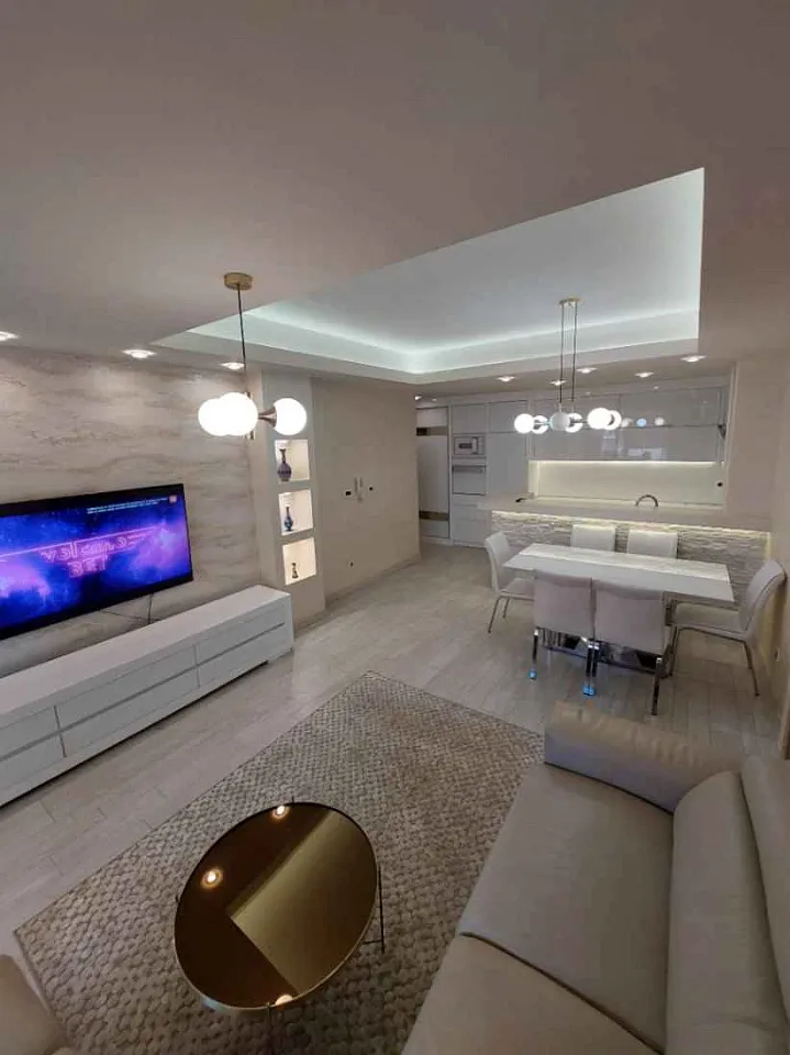 Apartment mit zwei Schlafzimmern und einem Garagenplatz in Budva