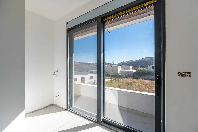 Modernes Haus in Bar mit Terrasse und 3 Schlafzimmern — photo 26