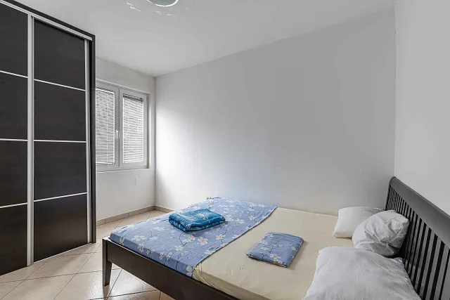 Eine 72 m² große Wohnung im Zentrum von Budva — photo 15