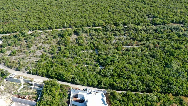Urbanisiertes Grundstück 1.130 m² in der Nähe des Jaz-Strandes — photo 5