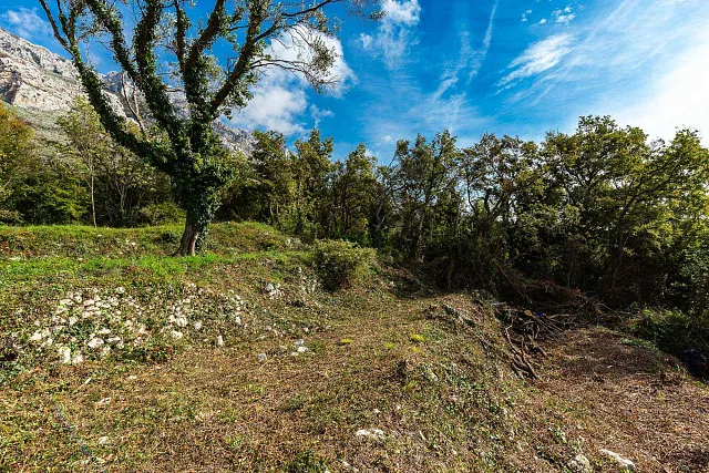 Grundstück zum Verkauf in Reževići, 975 m²