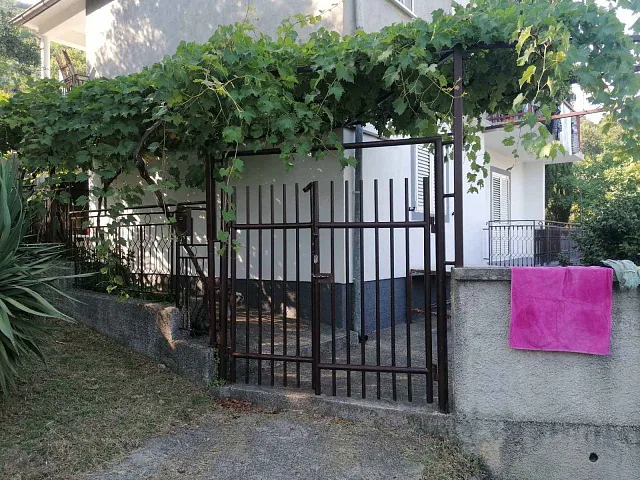 2-bedroom apartment in Bijela  — photo 6