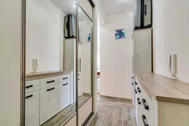 Moderne 2-Zimmer-Wohnung mit großer Terrasse und Garage in Bečići — photo 8