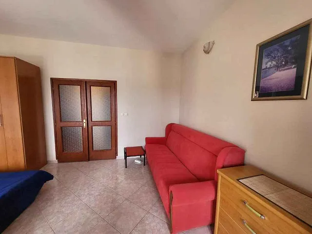 Ein-Zimmer-Wohnung mit Meerblick in Becici