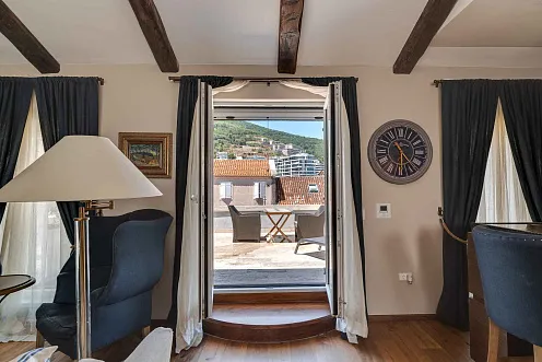 Charmante Maisonette-Wohnung im Herzen der Altstadt von Budva — photo 3