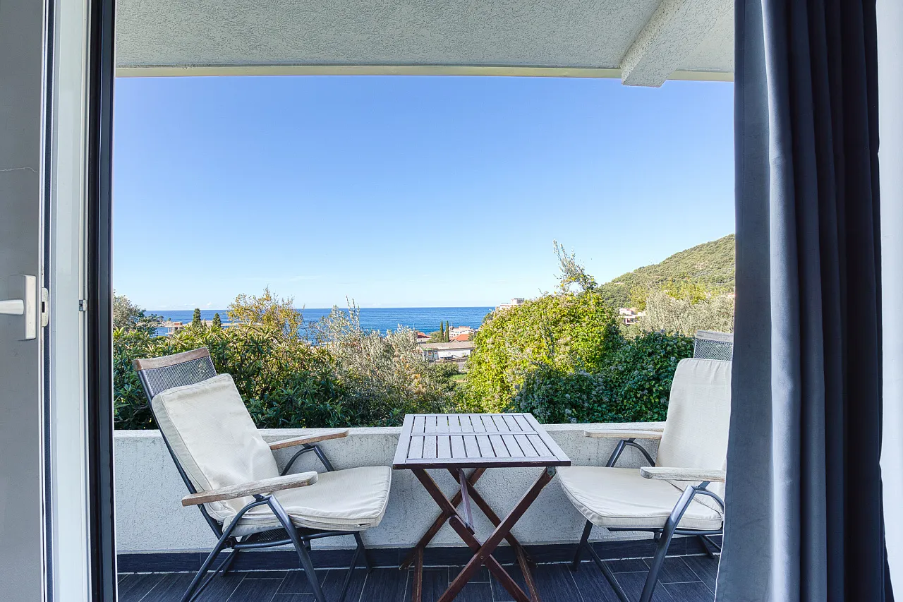 Duplex-Wohnung mit Mittelmeersicht in Petrovac, 104 m²