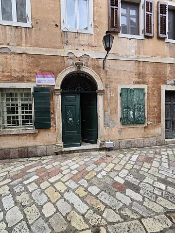# 6789 Drei-Zimmer-Wohnung in der Altstadt von Kotor, 72 m²