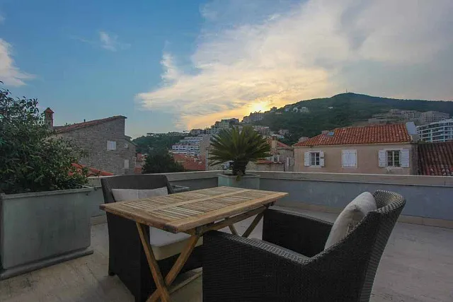 Charmante Maisonette-Wohnung im Herzen der Altstadt von Budva — photo 18