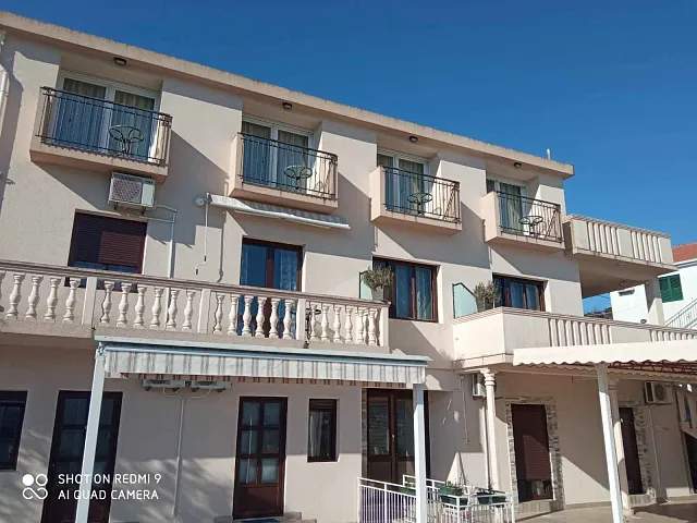 Apartment-Villa mit Privatstrand — photo 12