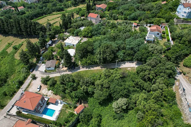 Zum Verkauf steht ein urbanisiertes Baugrundstück mit einer Gesamtfläche von 1.267 m², — photo 8