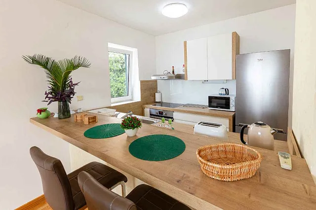 Geräumige Duplex-Wohnung mit Meerblick in Sveti Stefan — photo 6