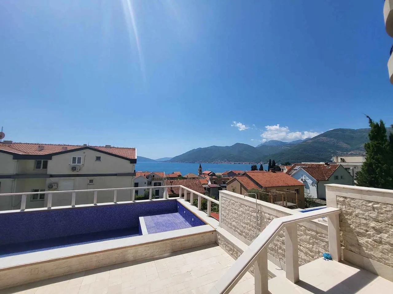 Apartment 174m2 with sea views in a complex with a swimming pool