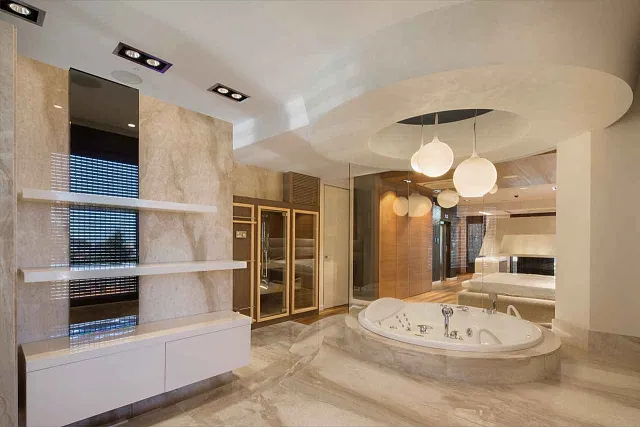 Super luxuriöse dreistöckige Triplex-Wohnung mit Jacuzzi und Sauna. — photo 11