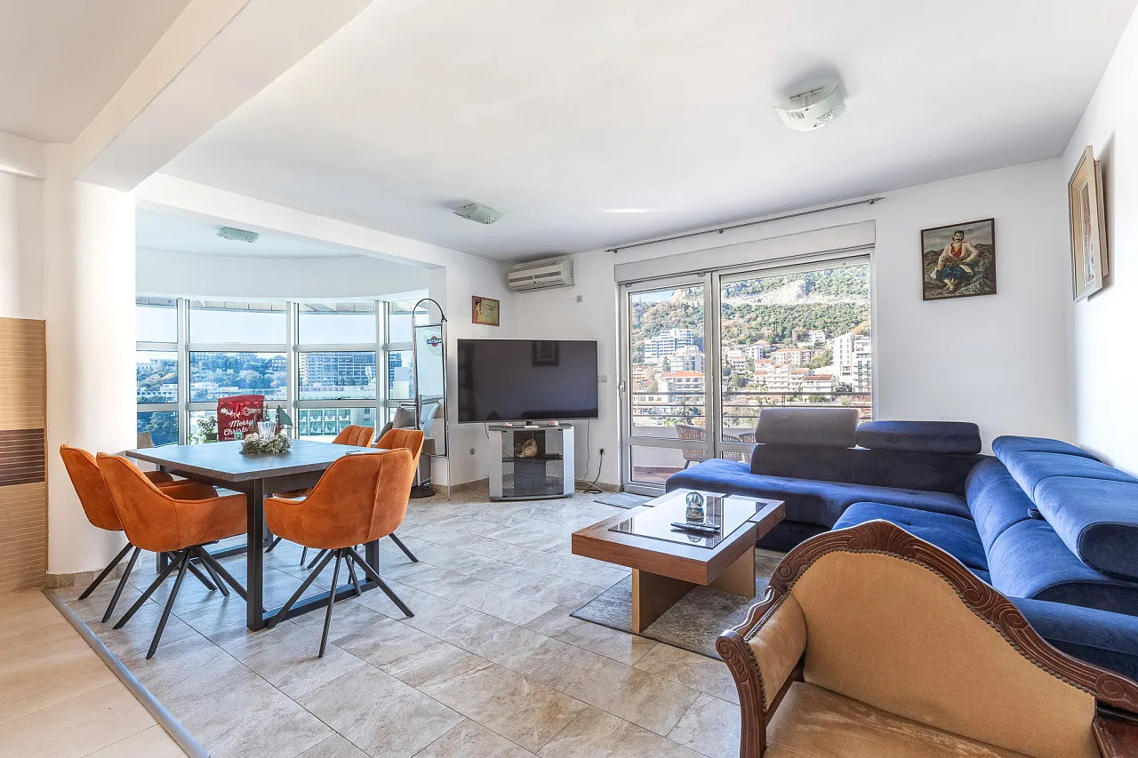 71 m² Wohnung mit Panoramablick auf das Meer in Bečići