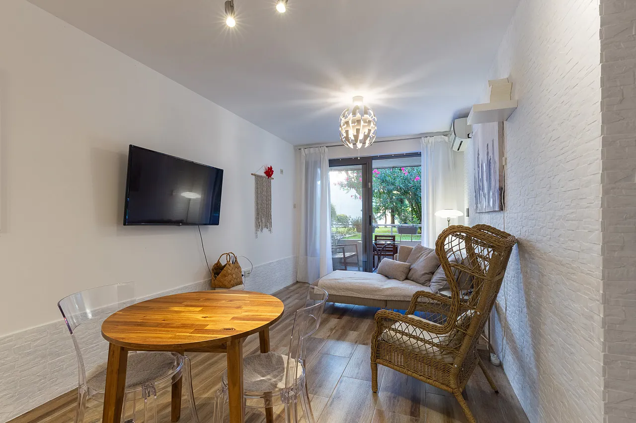 Elegante Zweizimmerwohnung in Pržno – 57 m²