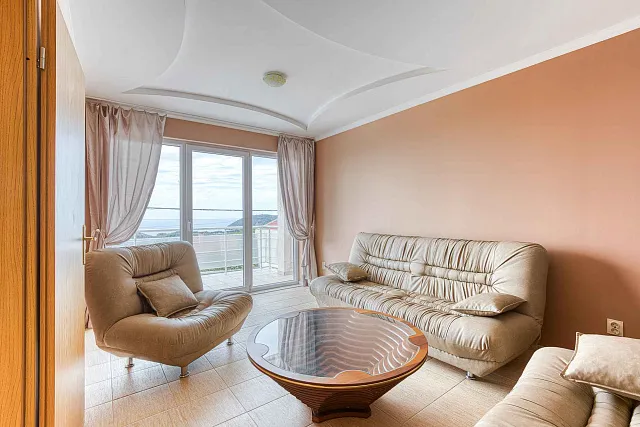 Ein Haus in Sutomore mit Panoramablick auf das Meer 142 m2