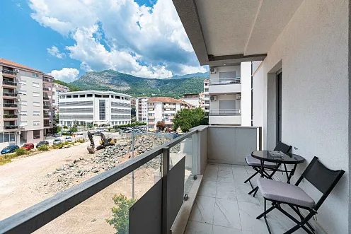 Geräumige und Luftige Wohnung im Herzen von Budva — photo 2