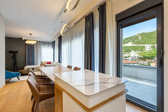 Penthouse in einem Neubau in Becici in der Nähe des Meeres — photo 35