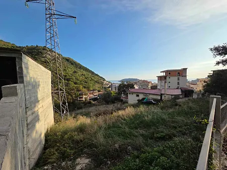 Urbanisiertes Grundstück mit Meerblick in Lazi / Podkošljun, Budva — photo 2